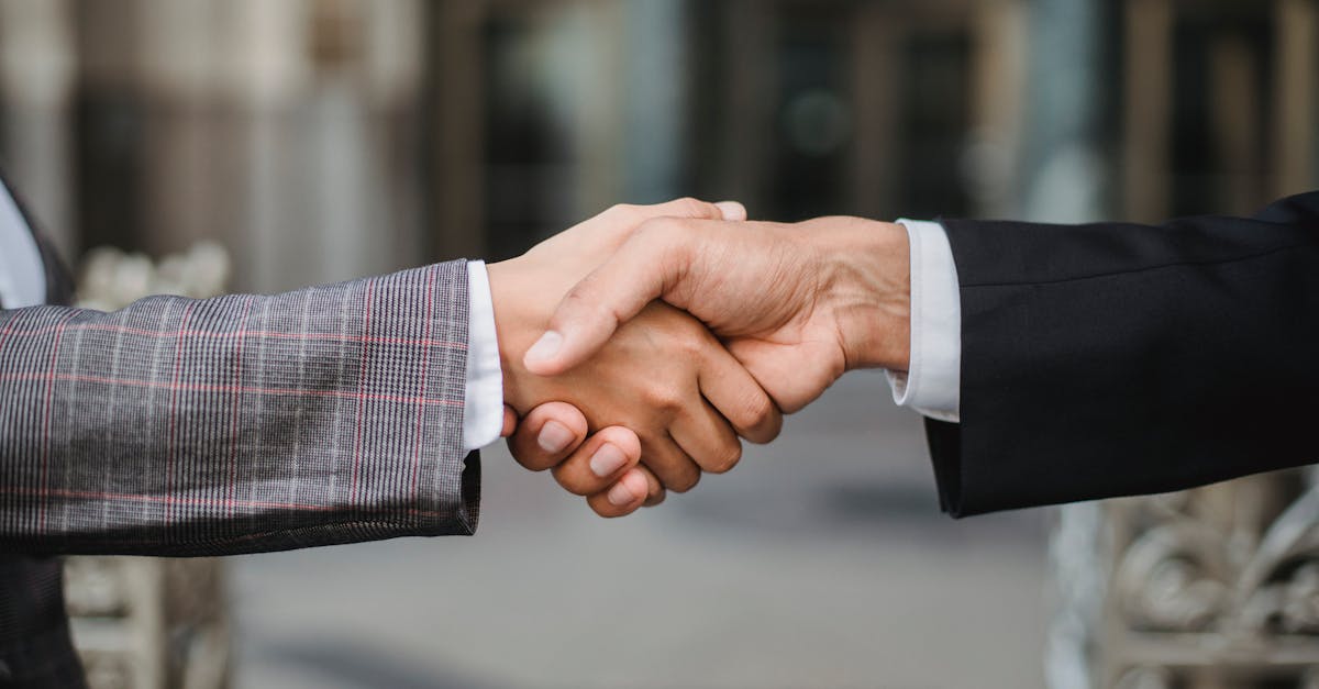 découvrez les astuces et stratégies clés pour réussir vos négociations, que ce soit dans un cadre professionnel ou personnel. apprenez à établir des accords gagnant-gagnant et à renforcer vos compétences en communication.