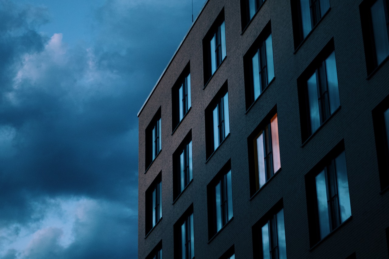 obtenez une estimation précise de la valeur de votre bien immobilier grâce à notre service d'évaluation immobilière. découvrez comment maximiser le prix de vente de votre propriété.