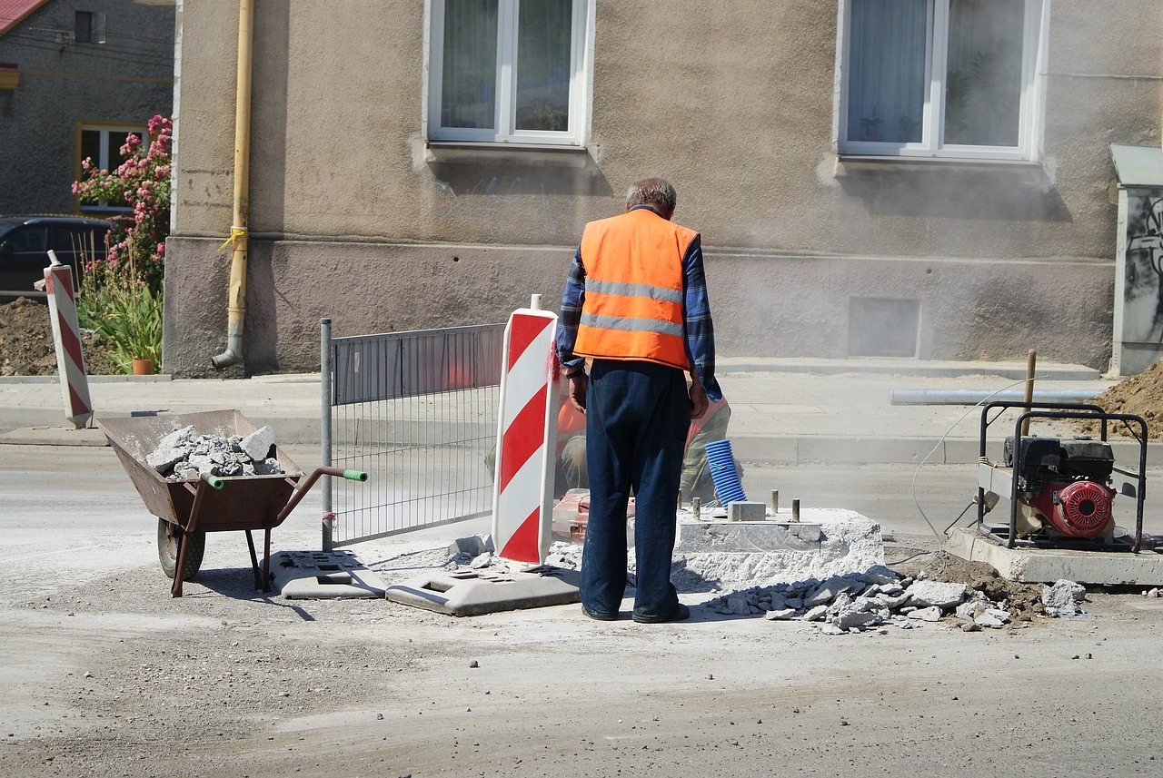découvrez qui sont les employés admissibles, leurs critères d'éligibilité et les avantages auxquels ils peuvent prétendre en entreprise.